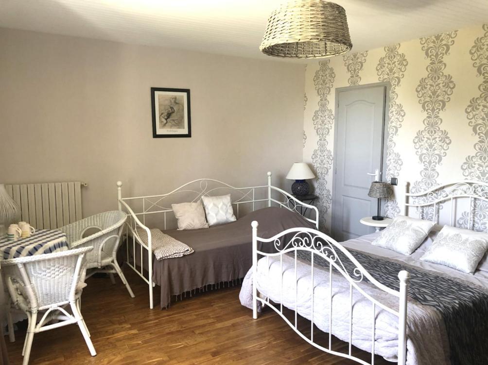 Chez Nicole Et Michel Bed & Breakfast Monlezun Екстериор снимка